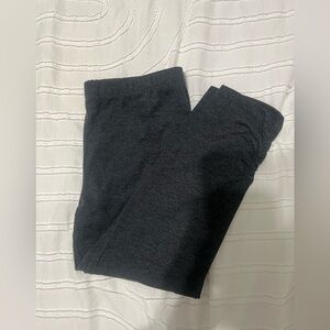 NWT women’s grey ruched capri legging